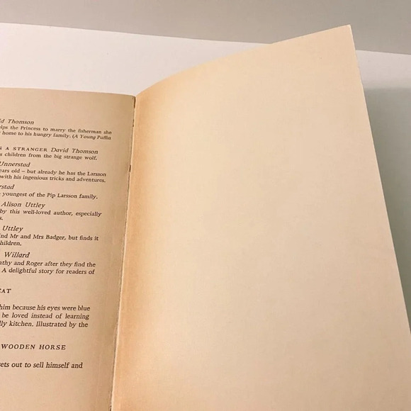 Vintage 1968 Paddington Abroad and 1969 Paddington at Work Young Puffin Books - Picture 10 of 16